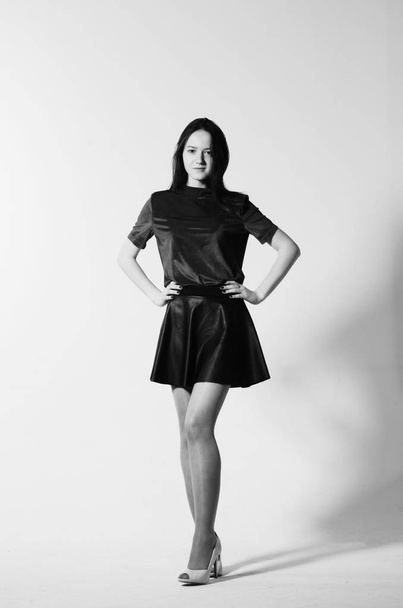beautiful woman posing in Studio. Studio black and white photography - Foto, afbeelding