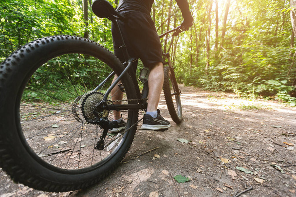 Lähikuva urheilu pyörän takapyörän
 - Valokuva, kuva