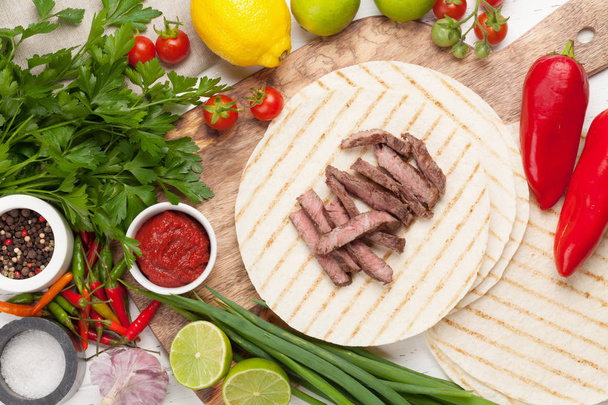 Meksykańskie tacos gotowanie - Zdjęcie, obraz