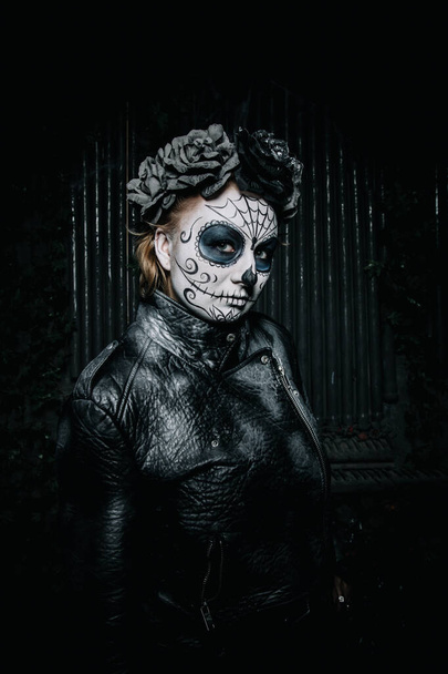 halloween tmavě gotický děsivý make-up. Koncept Santa Muerte. - Fotografie, Obrázek