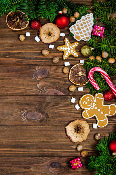 明るいクリスマスや新年の木の背景とモミのb - 写真・画像