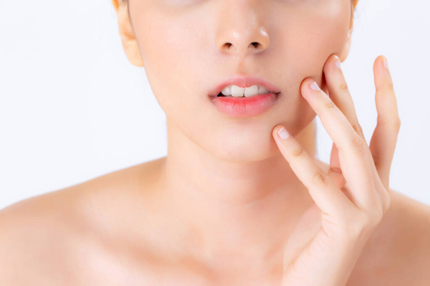 Closeup bela mulher asiática maquiagem de cosméticos, menina mão touc
 - Foto, Imagem