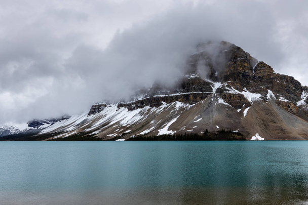 Λίμνη Bow του Εθνικού Πάρκου Banff στον Καναδά - Φωτογραφία, εικόνα
