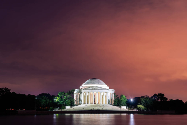 Пам "ятник Томаса Джефферсона у Вашингтоні (США). - Фото, зображення