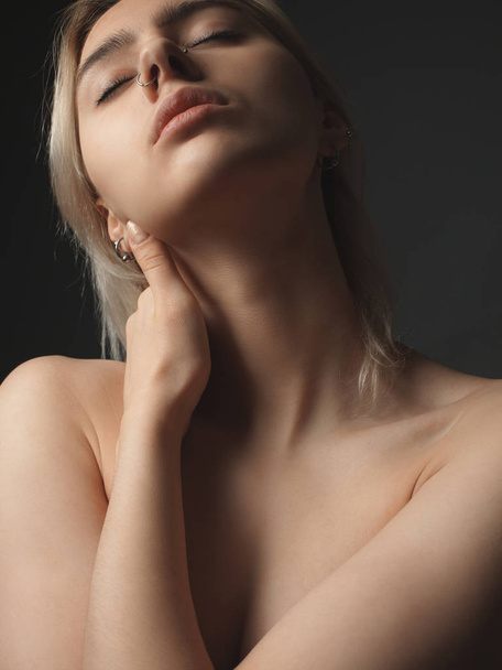 Portrait of naked young woman. Close up - Photo, Image