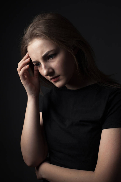 Portrait of puzzled young woman - Fotografie, Obrázek