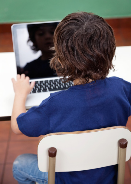 Boy Using Laptop In Kindergarten - Zdjęcie, obraz