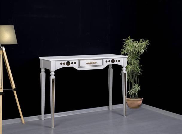 деревянный кофейный столик фон и белый фон
 - Фото, изображение
