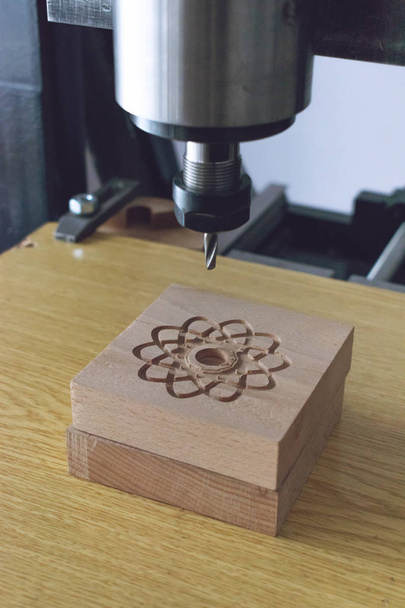 tagliatrice di legno router cnc di legno 3D. Fresatrice CNC auto
 - Foto, immagini