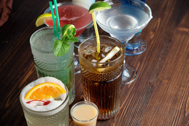 Different alcoholic cocktails . catering menu - Φωτογραφία, εικόνα