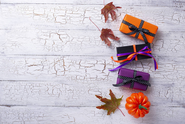 Halloween Hintergrund mit Geschenkbox - Foto, Bild