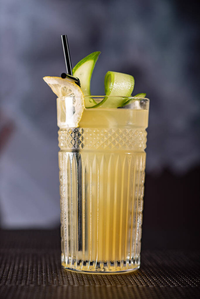 tasty cocktail in the bar, close up - Foto, Imagem