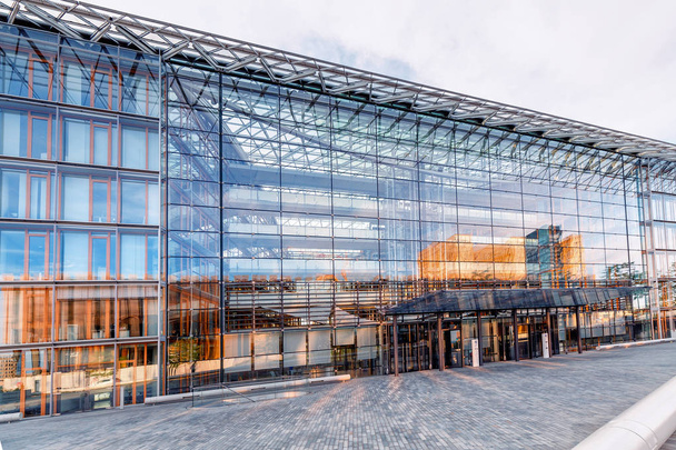 1 sierpnia 2019 r., Luksemburg: Budynek Europejskiego Banku Inwestycyjnego w Luksemburgu. Koncepcja instytucji politycznych i gospodarczych Unii Europejskiej - Zdjęcie, obraz