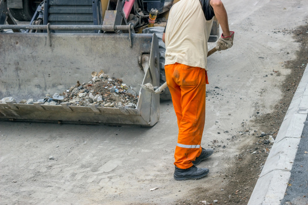 manual worker with shovel 2 - Photo, Image