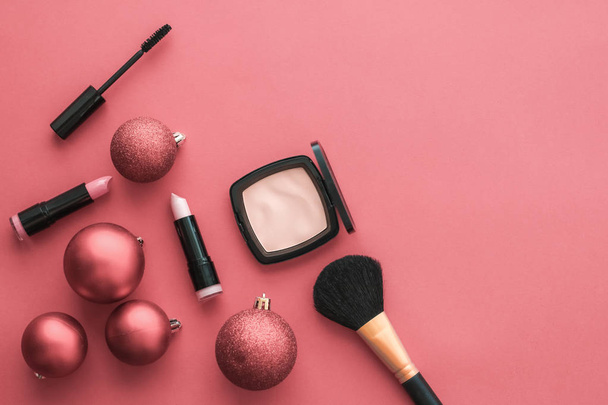 Make-up a kosmetické soupravy pro kosmetickou značku Christmas sal - Fotografie, Obrázek