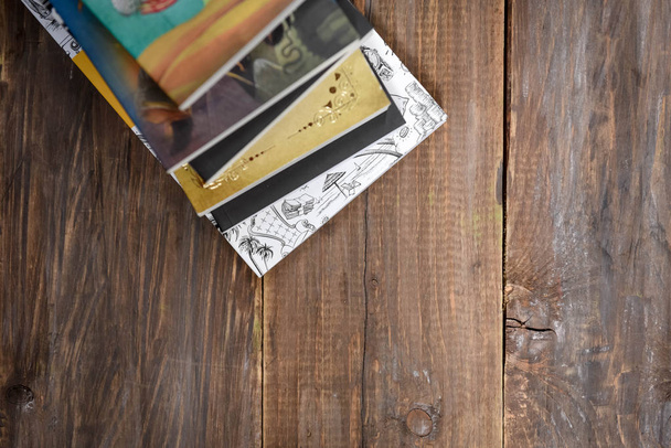 books on wooden background - Foto, imagen