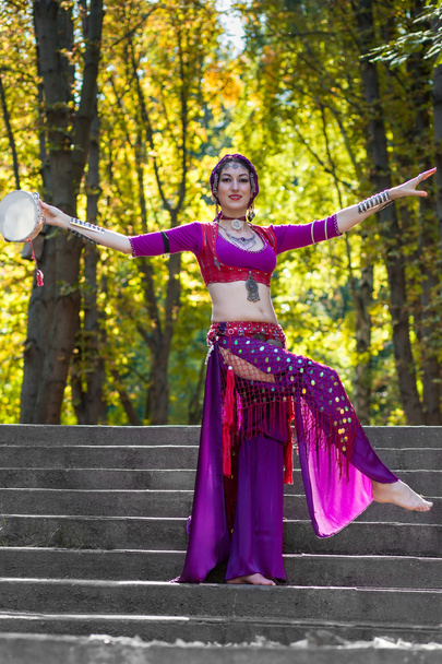 Oriental Dancer - Foto, afbeelding