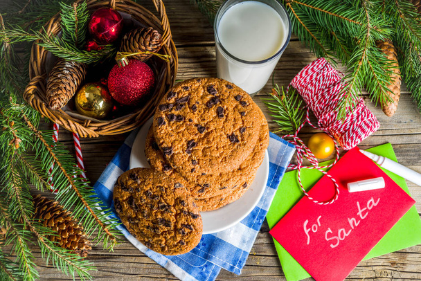 Vánoční mléko a sušenky pro Santu - Fotografie, Obrázek