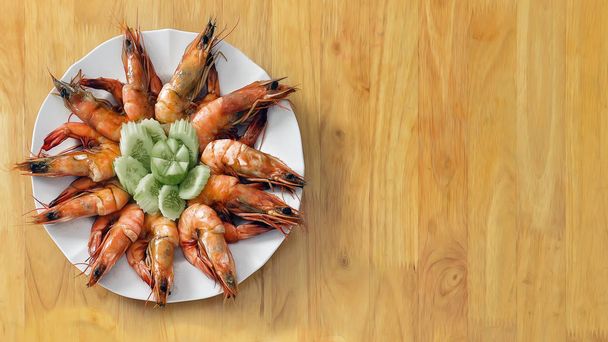 seafood background of baked shrimp in pepper sauce serve with th - Фото, зображення