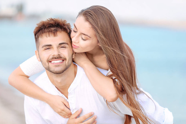 Happy couple at sea resort - Zdjęcie, obraz