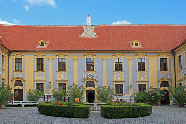 A courtyard at Durnstein Abbey - Fotó, kép