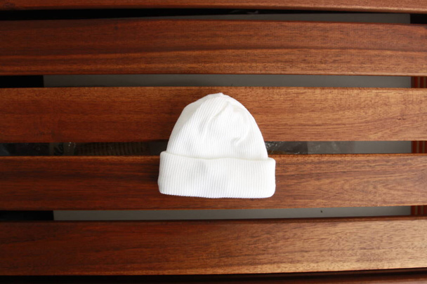 chapéu de lã branco para bebê
 - Foto, Imagem