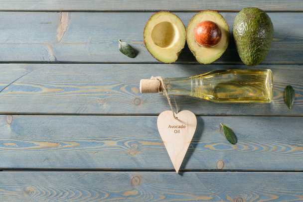 Avocado oil bottle - 写真・画像