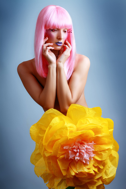 woman with pink hair - Fotoğraf, Görsel