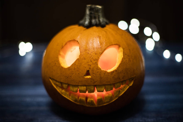 Halloween carved pumpkin, jack-o-lantern - Foto, afbeelding