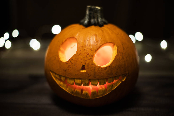 Halloween carved pumpkin, jack-o-lantern - Foto, afbeelding