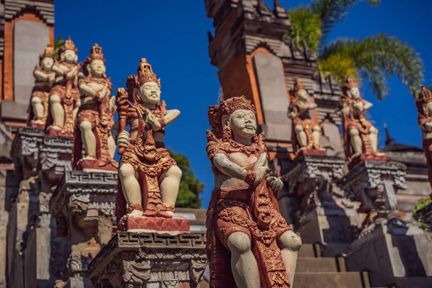 budhist temple Brahma Vihara Arama Banjar Bali, Indonesia - Valokuva, kuva