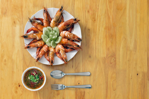 seafood background of baked shrimp in pepper sauce serve with th - Fotografie, Obrázek