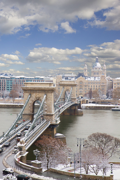 Chain Bridge and Pest skyline at day ,Budapest - Фото, зображення