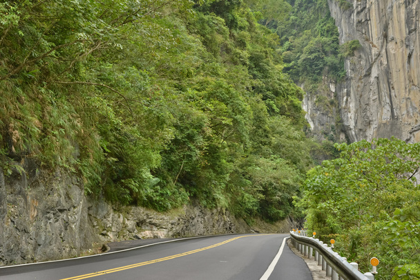 Дорозі в Національний парк Taroko - Фото, зображення