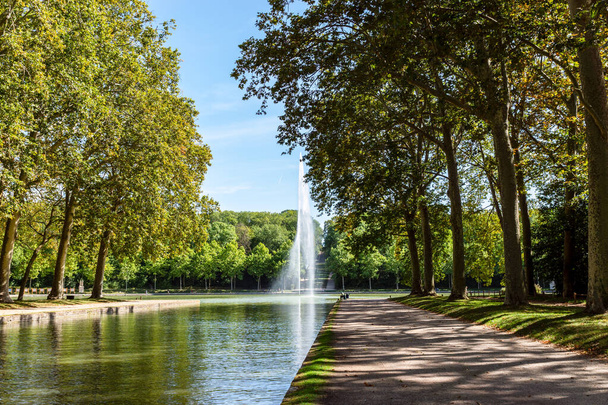 Octogone in Parc de Sceaux in summer - Hauts-de-Seine, France - 写真・画像