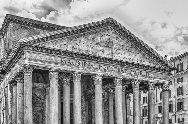 Façade du Panthéon, monument emblématique de Rome, Italie
 - Photo, image