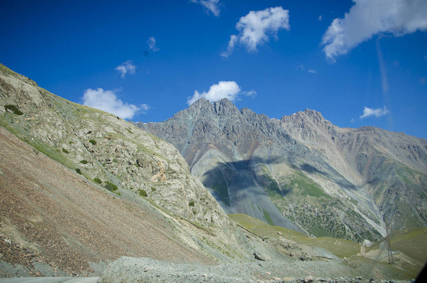 βουνά στην Κιργιζία. - Φωτογραφία, εικόνα