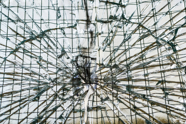 σπασμένο ραγισμένο γυαλί - Φωτογραφία, εικόνα