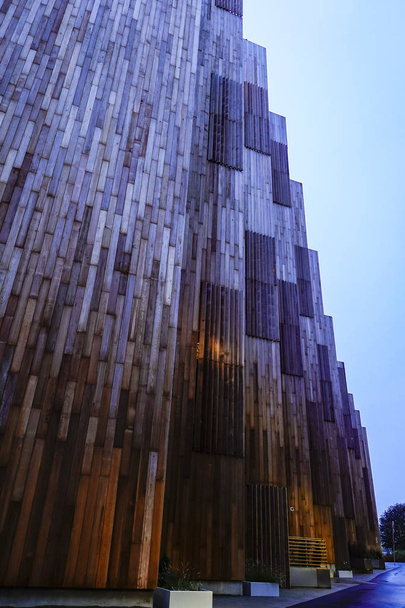 Stockholm, Švédsko Nová 79 & Park budova na Gardet postavená z cedrového dřeva, cementu a skla je jednou z nových ekologických budov na panorama Stockholmu. - Fotografie, Obrázek