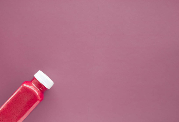 Detox superalimento botella de batido de fresa para la pérdida de peso limpia
 - Foto, Imagen