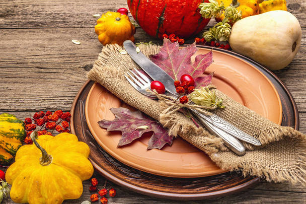 Autunno e Ringraziamento cena luogo impostazione
 - Foto, immagini