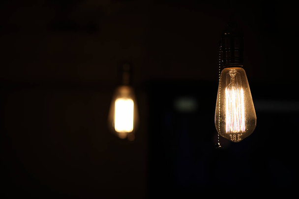 Світильники з вольфрамової нитки. Лампочки Едісона. Нитки Fila - Фото, зображення