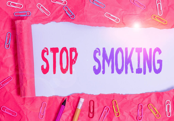 Text sign showing Stop Smoking. Conceptual photo the process of discontinuing or quitting tobacco smoking. - Foto, Imagen