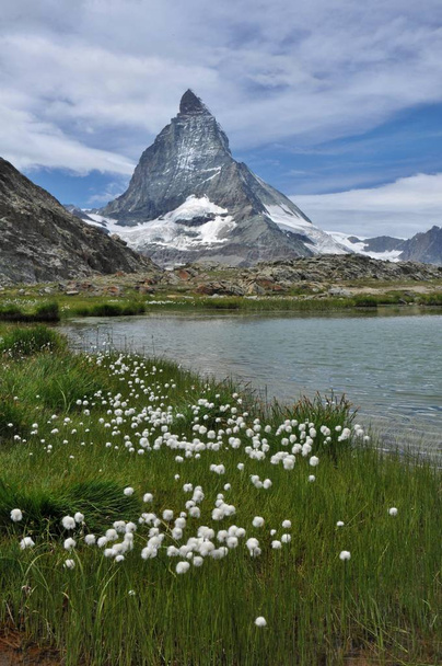 Szwajcaria - Matterhorn z jeziora Riffelsee - Zdjęcie, obraz
