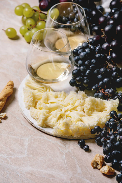 Cheese, grapes and wine - Fotó, kép