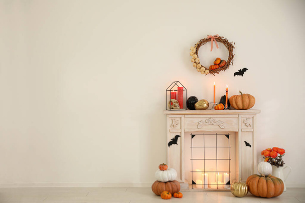 Modern room decorated for Halloween, space for text. Idea for festive interior - Zdjęcie, obraz