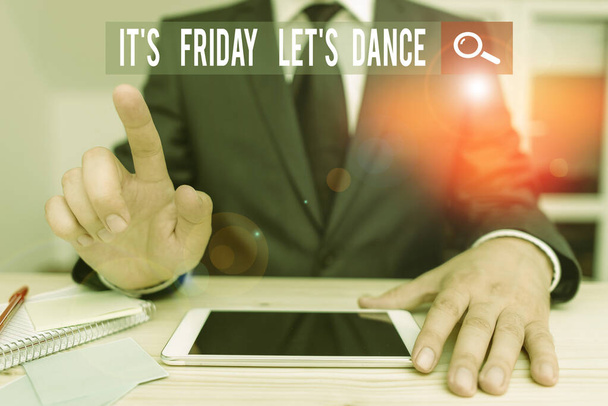 Концептуальний рукопис показує "It S Friday Let S Dance". Business photo демонструє Celebrate початок вихідних Go party Disco Music. - Фото, зображення
