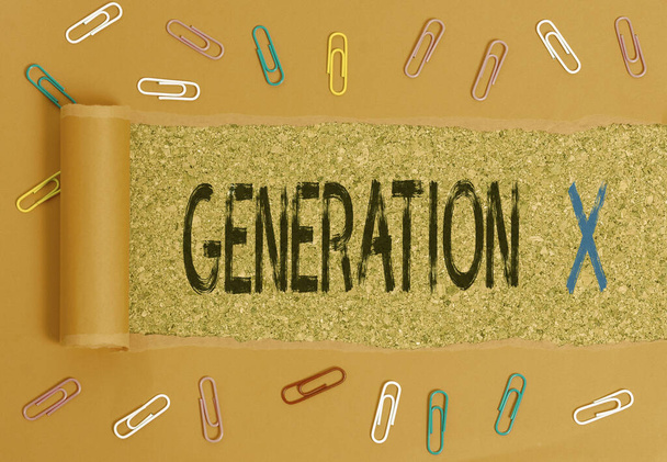 Εγγραφή σημειώματος που δείχνει Generation X. Επιχειρηματική φωτογραφία που δείχνει τη γενιά που γεννήθηκε μετά από αυτή των baby boomers. - Φωτογραφία, εικόνα