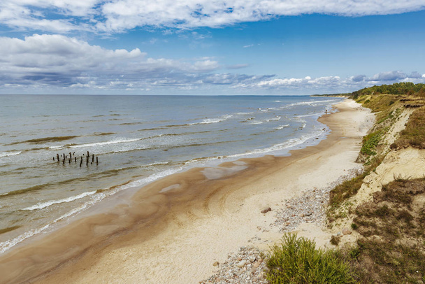 Baltic Sea side and seashore bluffs on a sunny summer day. - Zdjęcie, obraz