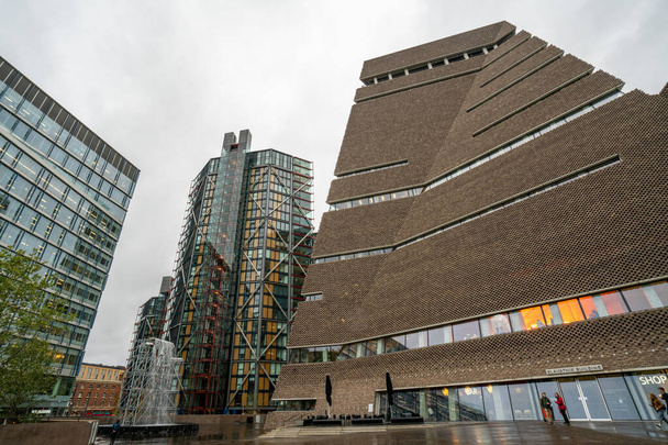 London, UK - October 2019: Tate Modern Blavatnik Building - Fotoğraf, Görsel